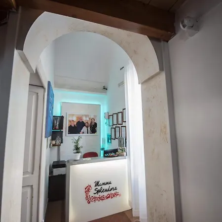 Mamma Splendora Oda ve Kahvaltı 4*